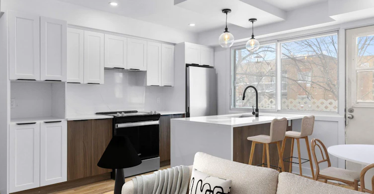 A9-2595 Av. Aird, Montréal, QC, H1V 2W8