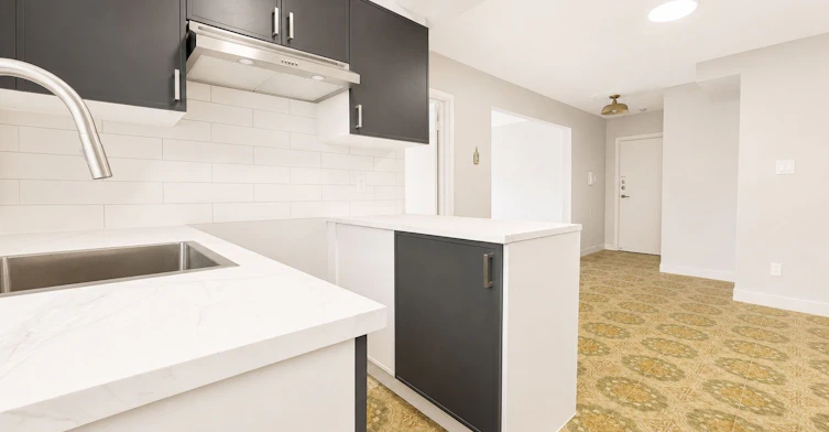 1-4210 R. Saint Zotique, Montréal, QC, H1T 1K9