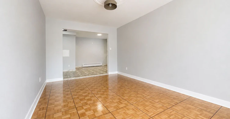 1-4210 R. Saint Zotique, Montréal, QC, H1T 1K9 - 5