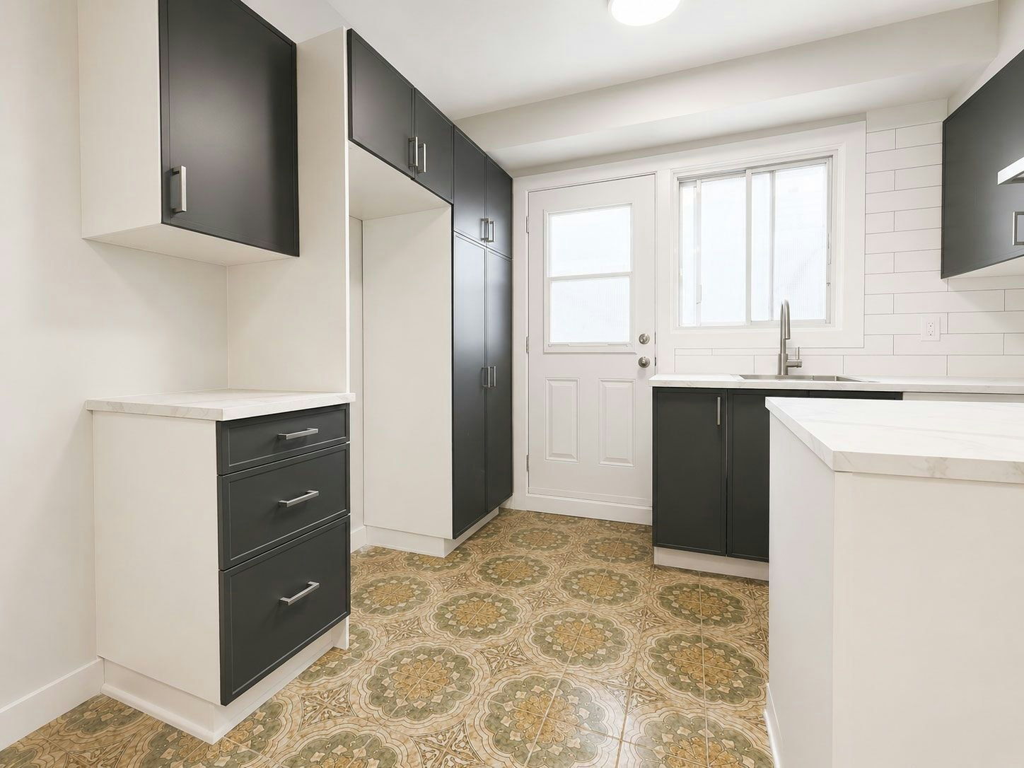 1-4210 R. Saint Zotique, Montréal, QC, H1T 1K9 - 3