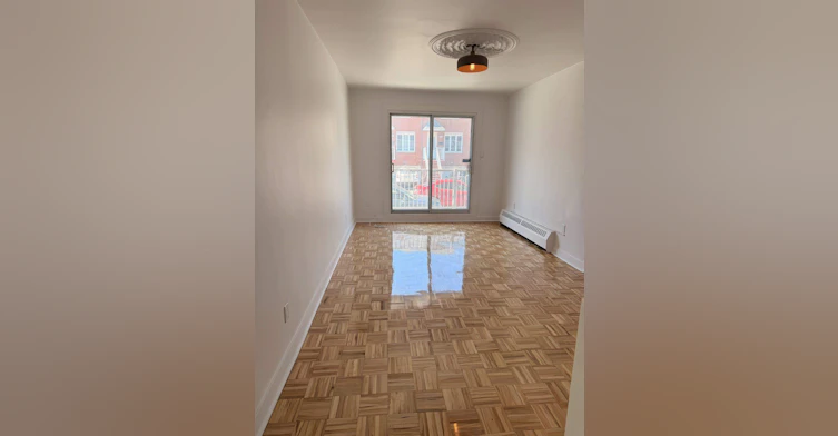 3-4210 R. Saint Zotique, Montréal, QC, H1T 1K9 - 3
