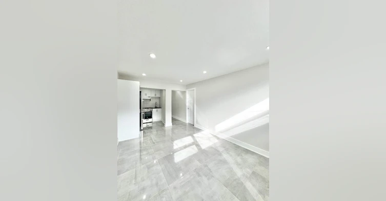 2-5855 Rue De Verdun, Montréal, QC, H4H 1M1