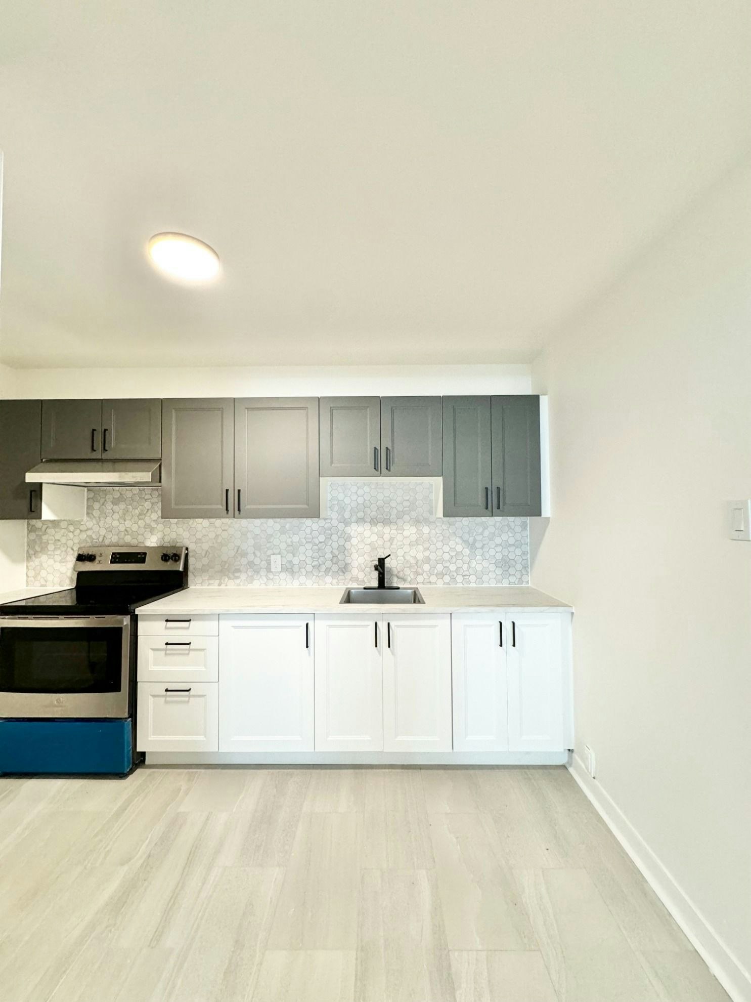 21-5855 Rue De Verdun, Montréal, QC, H4H 1M1 - 2