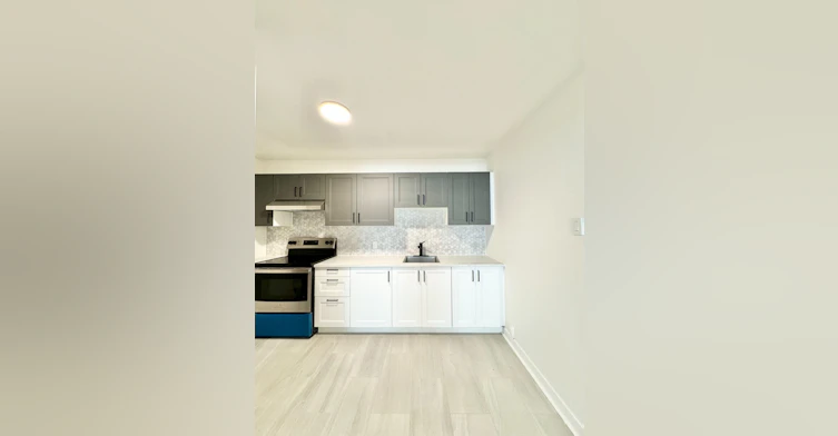 21-5855 Rue De Verdun, Montréal, QC, H4H 1M1 - 2