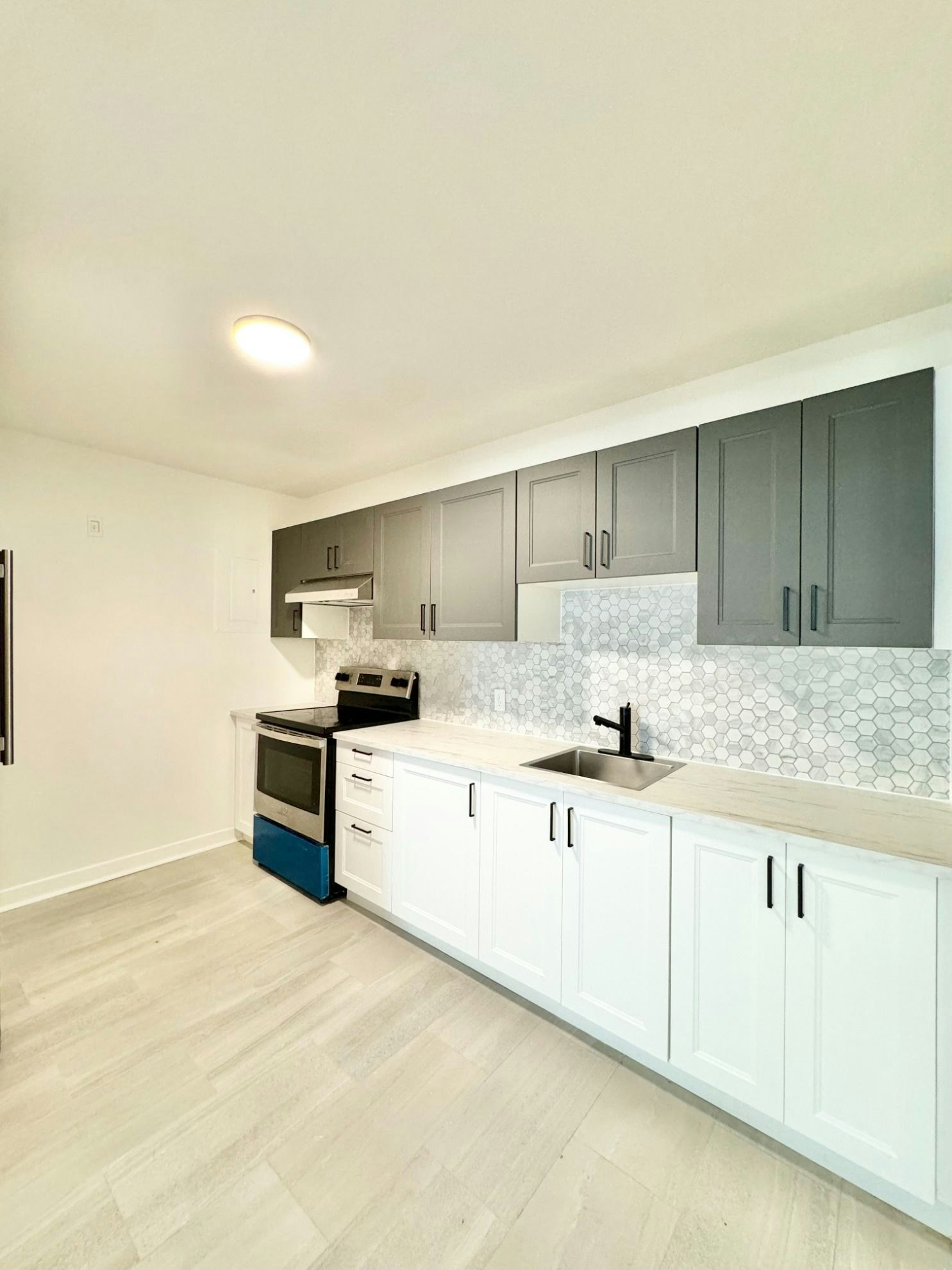 21-5855 Rue De Verdun, Montréal, QC, H4H 1M1 - 3