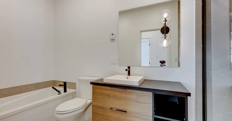 1098-1100 Chemin Du Coteau Rouge, Longueuil, QC, J4K 1W6 - 12