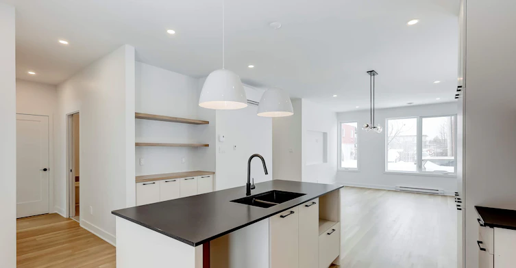 1098-1100 Chemin Du Coteau Rouge, Longueuil, QC, J4K 1W6 - 2