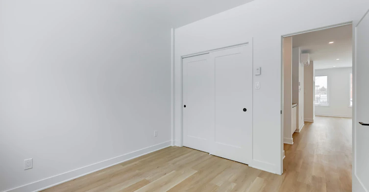 1098-1100 Chemin Du Coteau Rouge, Longueuil, QC, J4K 1W6 - 4