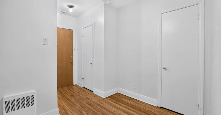 APT 6-4455 Avenue Dupuis, Montréal, QC, H3T 1E7 - 2