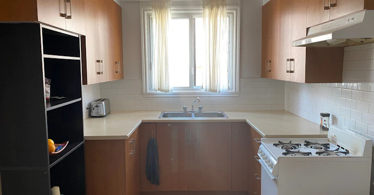 3 et demi meublé 3e étage-4455 Avenue Dupuis, Montréal, QC, H3T 1E7