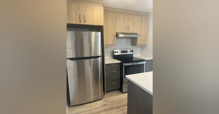 102-11140 Rue Dorchester, Montréal-Est, QC, H1B 1Z5 - 2