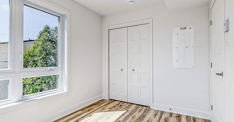 402-11140 Rue Dorchester, Montréal-Est, QC, H1B 1Z5 - 11