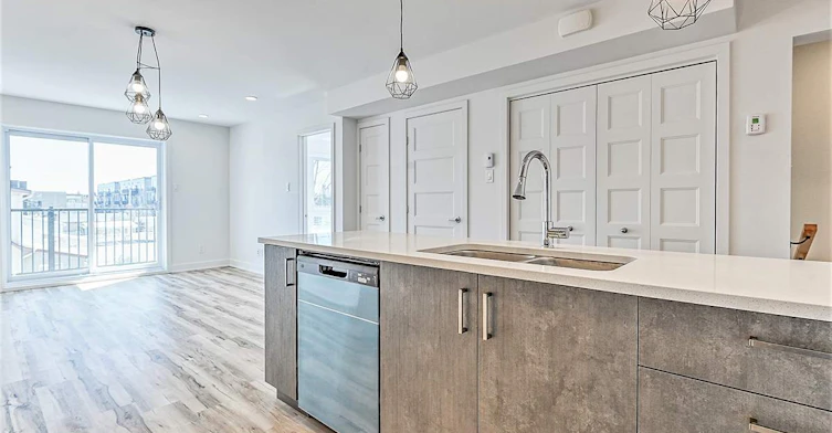 402-11140 Rue Dorchester, Montréal-Est, QC, H1B 1Z5