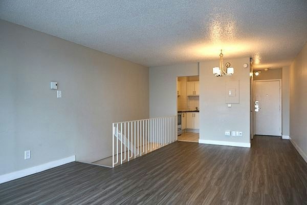 1818-101 Place Charles Le Moyne, Longueuil, QC, J4K 2T3 - 2