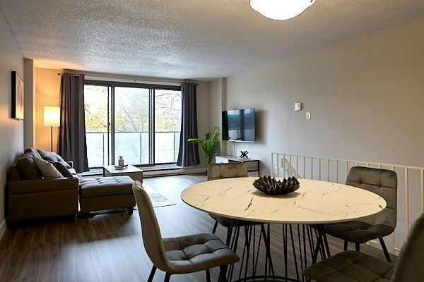 2009-101 Place Charles Le Moyne, Longueuil, QC, J4K 2T3