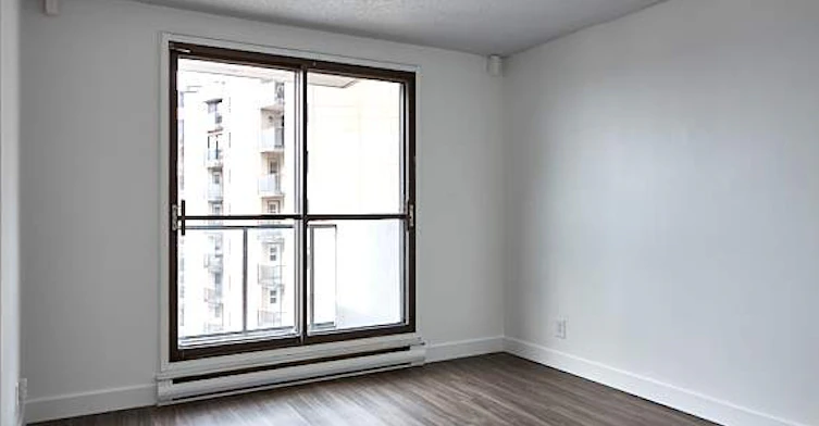 906-99 Place Charles Le Moyne, Longueuil, QC, J4K 2T2