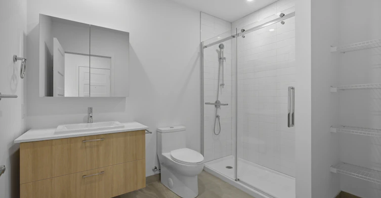 318-2355 Rue Des Pyrénées, Montréal, QC, H4R 0T8 - 3