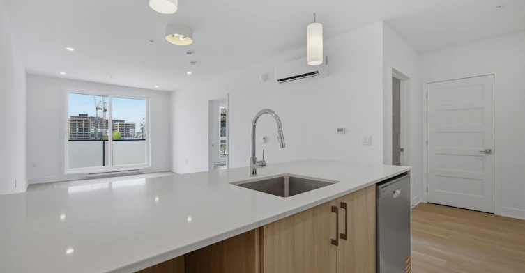 318-2355 Rue Des Pyrénées, Montréal, QC, H4R 0T8 - 6