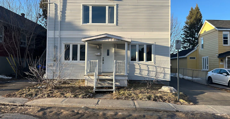 B-112 Rue Jeanne D'arc, Gatineau, QC, J8Y 2H7