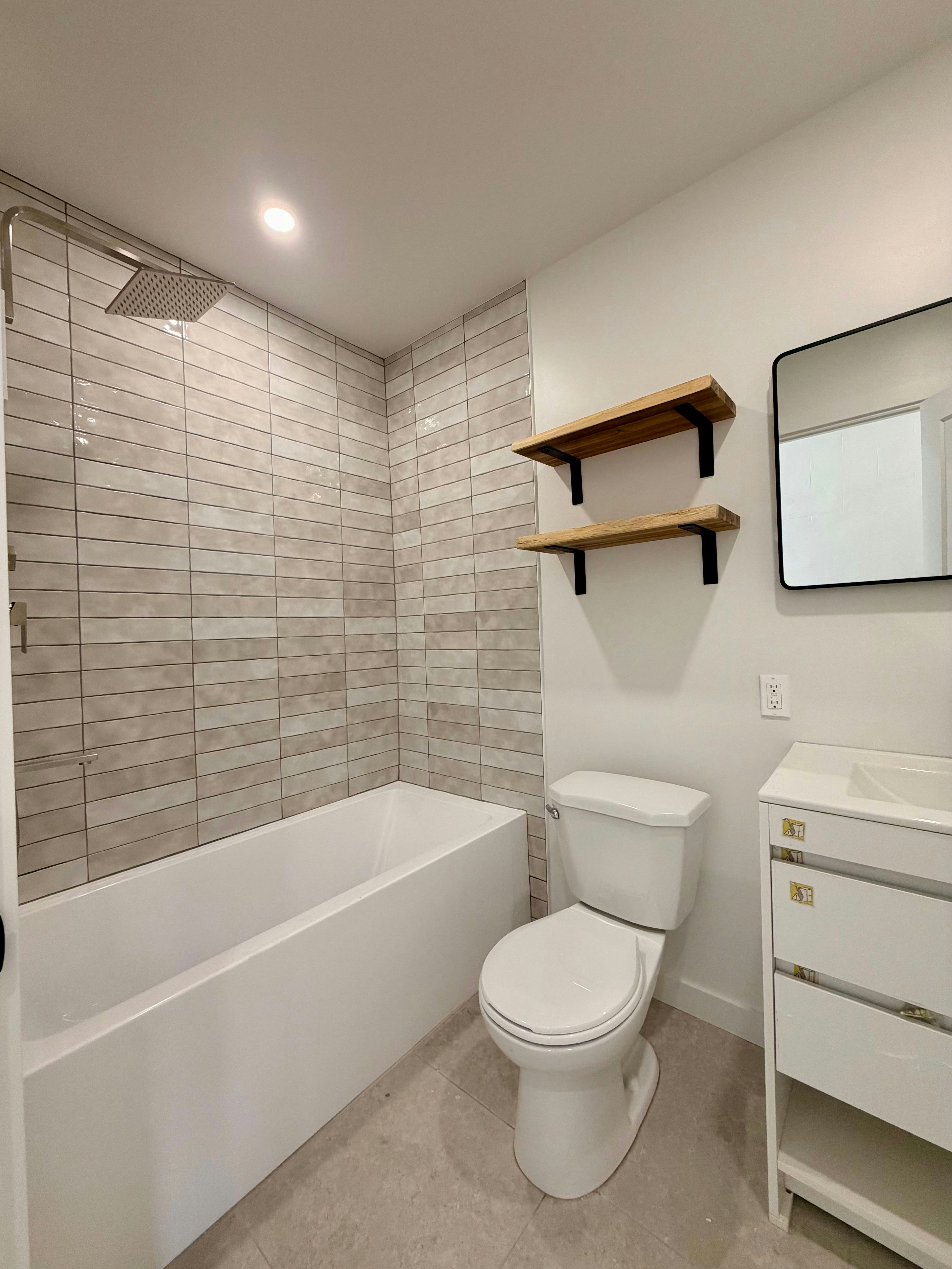 262-5501 Wellington Street, Montréal, QC, H4H 1N5 - 2