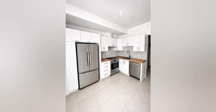 262-5501 Wellington Street, Montréal, QC, H4H 1N5