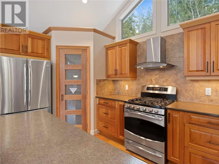8-8253 97a Highway, Mara, BC, V0E 2K0 - 33