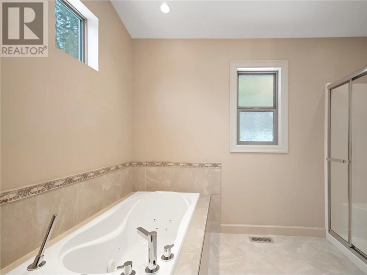 8-8253 97a Highway, Mara, BC, V0E 2K0 - 40