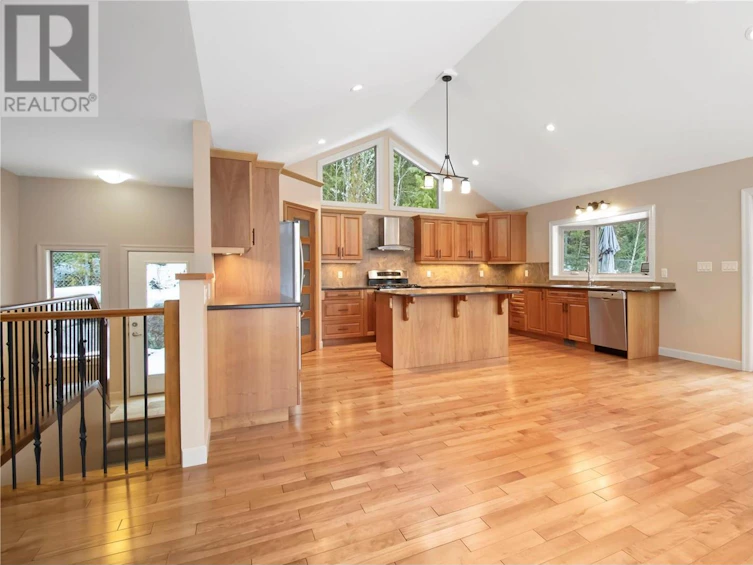 8-8253 97a Highway, Mara, BC, V0E 2K0 - 5