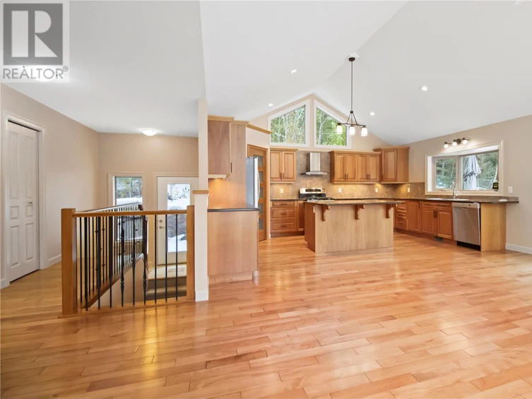 8-8253 97a Highway, Mara, BC, V0E 2K0 - 6