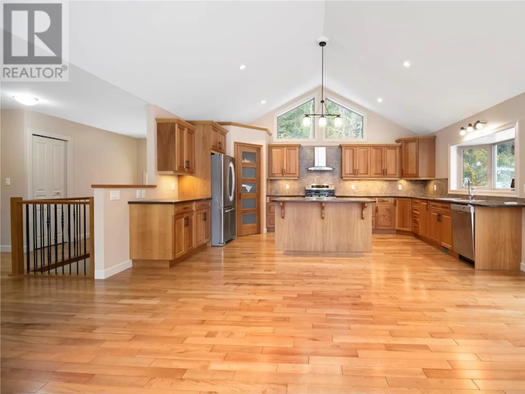 8-8253 97a Highway, Mara, BC, V0E 2K0 - 7