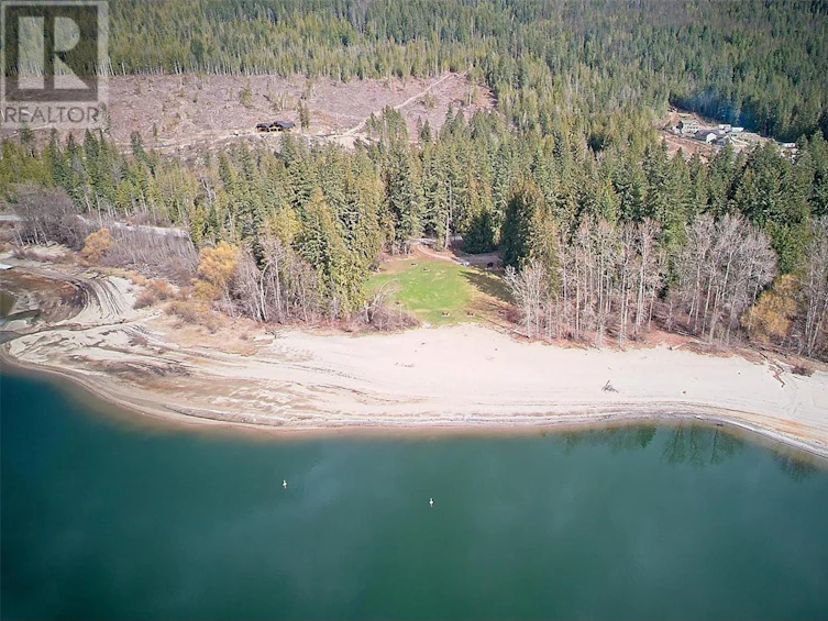 8-8253 97a Highway, Mara, BC, V0E 2K0 - 83