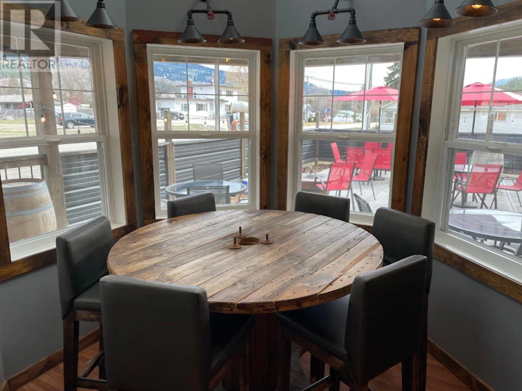607 Eighth Avenue, Midway, BC, V0H 1M0 - 11