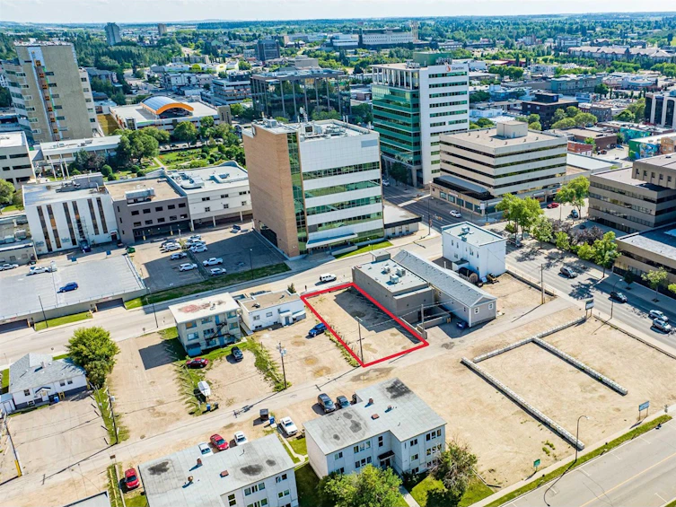 4828 51 Street, Red Deer, AB, T4N 2C6 - 3