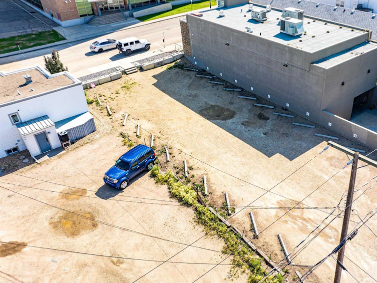 4828 51 Street, Red Deer, AB, T4N 2C6 - 5