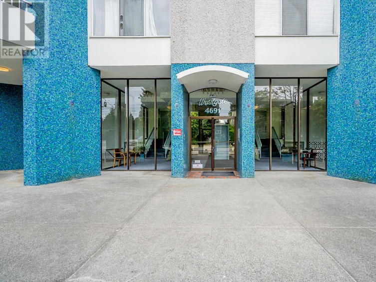 101-4691 West 10th Avenue, Vancouver, BC, V6R 2J3