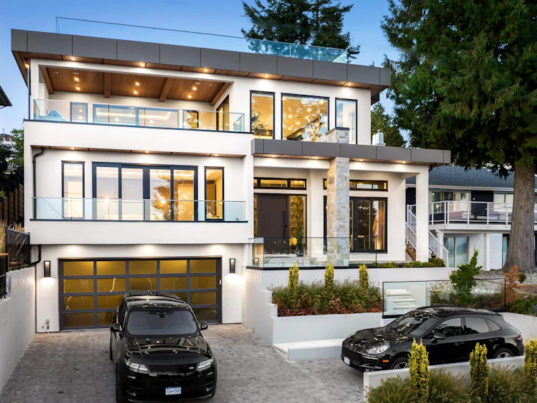 13169 Marine Drive, Surrey, BC, V4A 1E6