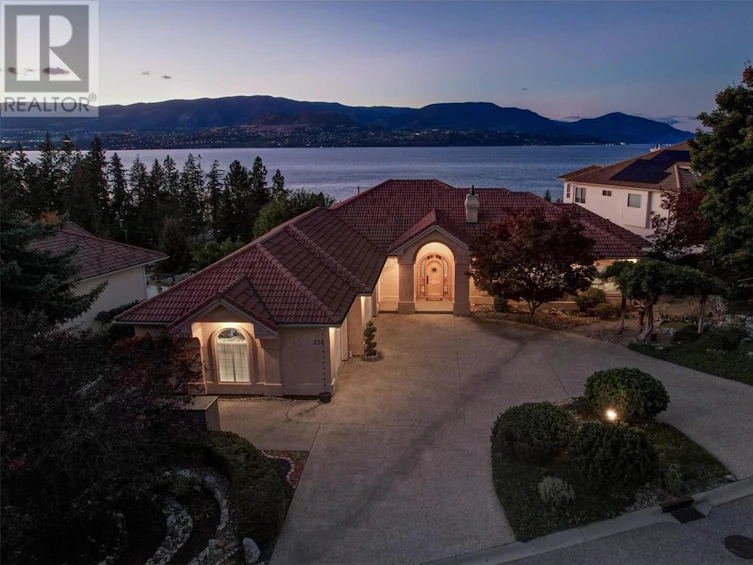 376 Uplands Court, Kelowna, BC, V1W 4J7