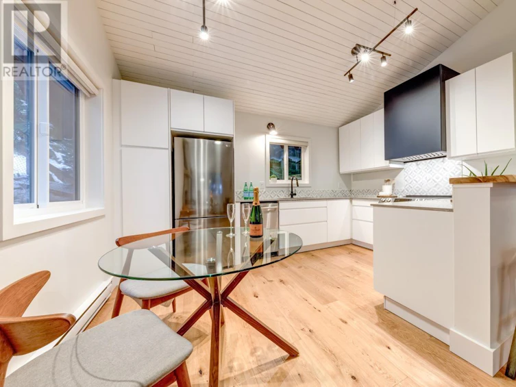 3273 Arbutus Drive, Whistler, BC, V8E 0B8 - 5