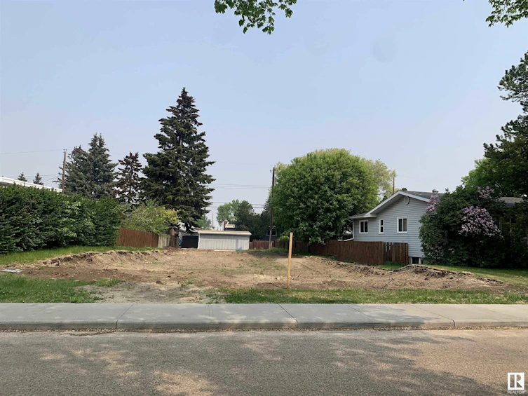 6808 106 Avenue NW, Edmonton, AB, T6A 1G9