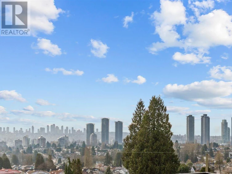 5343 Frances Street, Burnaby, BC, V5B 1T4