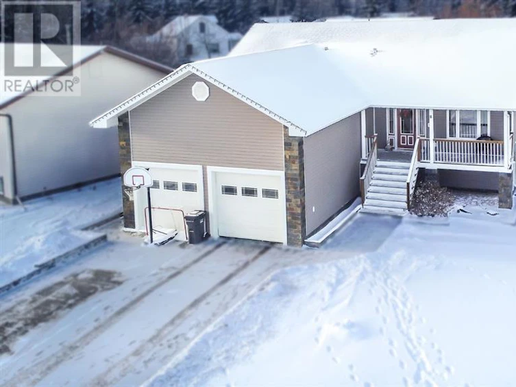 8 Lavoie Street, Northern Sunrise County, AB, T0H 3B0