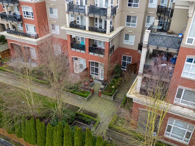 103 - 2970 King George Boulevard, Surrey BC V4P 0E6