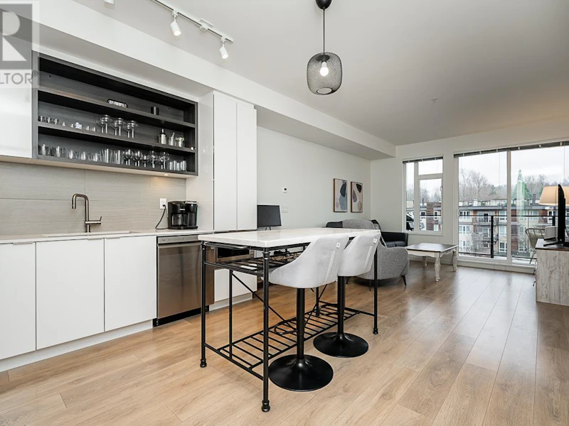 418 - 725 Marine Drive, North Vancouver BC