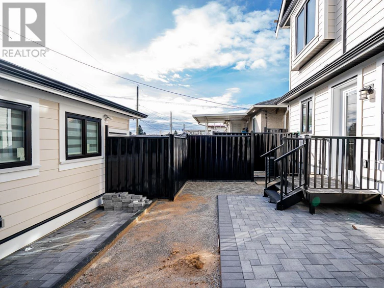 1-3344 Adanac Street, Vancouver, BC, V5K 2P3 - 30