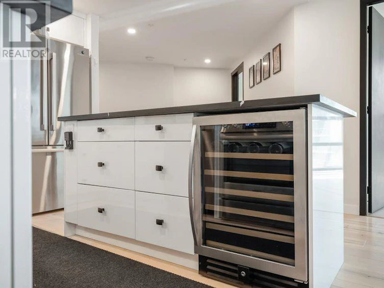 710-1050 Burrard Street, Vancouver, BC, V6Z 2S3 - 8