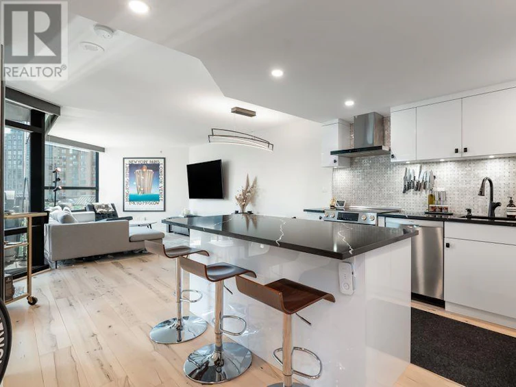 710-1050 Burrard Street, Vancouver, BC, V6Z 2S3 - 3
