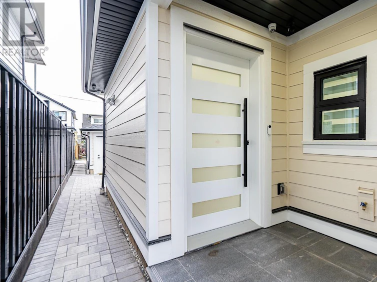 2-3344 Adanac Street, Vancouver, BC, V5K 2P3 - 4