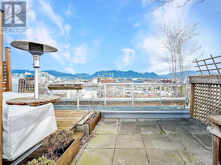 708-384 East 1st Avenue, Vancouver, BC, V5T 0G5