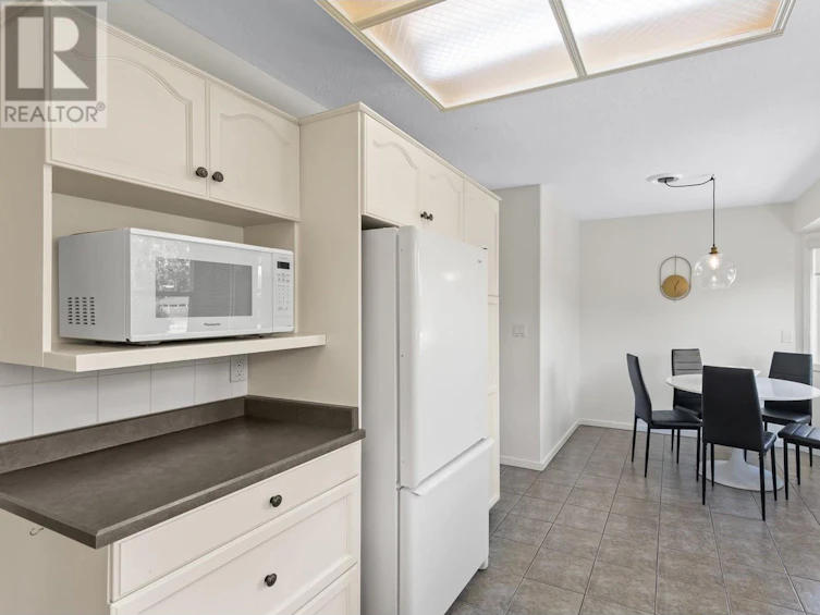 1105 Kelview Street, Kelowna, BC, V1Y 3N9 - 13