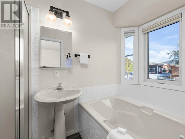1105 Kelview Street, Kelowna, BC, V1Y 3N9 - 22